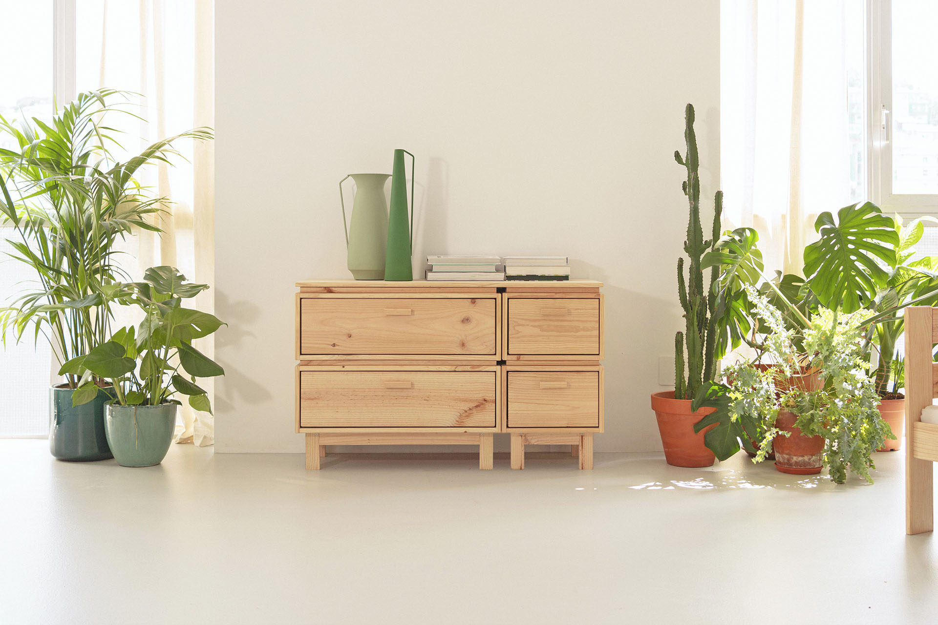 Imagen de ambiente 1 para:C&oacute;moda de madera barata